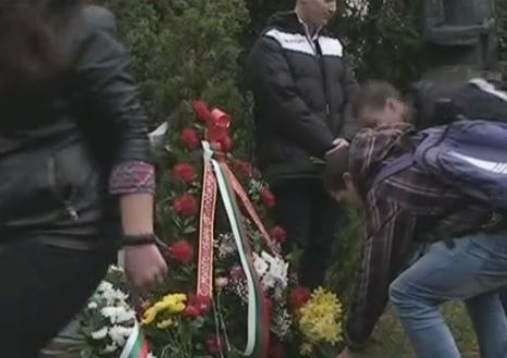 Съпругата на загиналия в Лясковец командос Емил Шарков: Физическият убиец не е единственият виновник за смъртта му