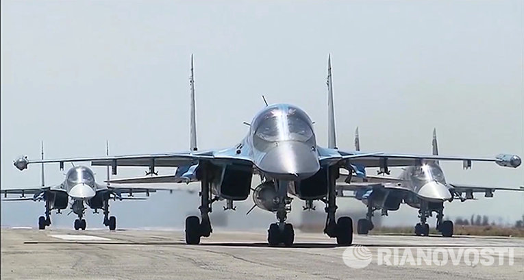 Отново в родината: Първите бомбардировачи Су-34 от Сирия се приземиха край Воронеж 