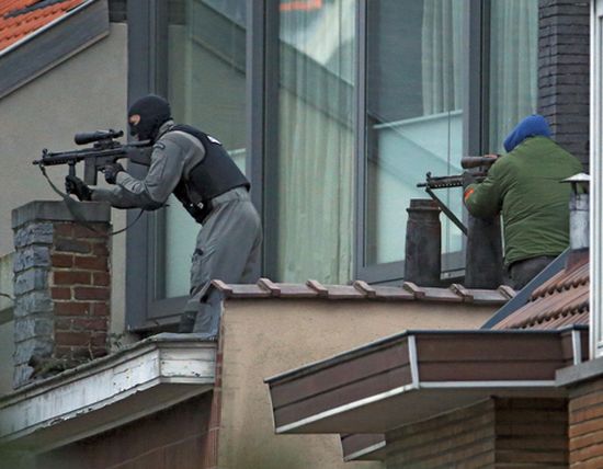 Спецакцията в Брюксел завърши! Полицията застреля терорист  