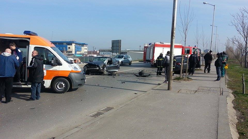 Първо в БЛИЦ TV: Жестоко меле в София, хвърчат пожарни и линейки! (СНИМКИ)