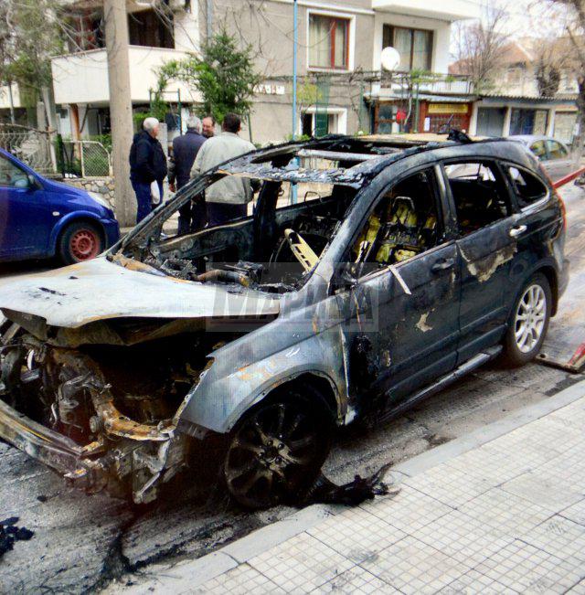 Лъскава „Хонда” изгоря в Съдийския квартал в Пловдив