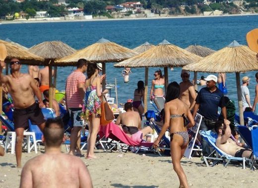 Българите вече не щат в Гърция, 100 000 по-малко ще отмарят на Бяло море