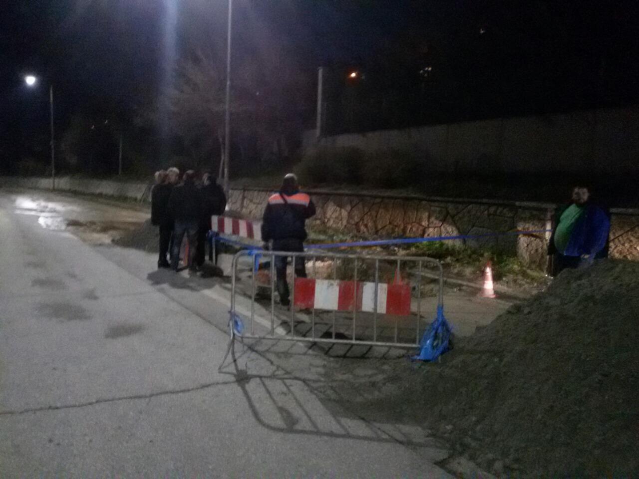 Първо в БЛИЦ: Голяма авария блокира пътя Златните - Варна! (СНИМКИ)