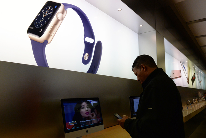 Apple Watch ще предупреждават собствениците си за сърдечни пристъпи
