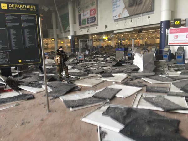 Кървава баня в Брюксел! Взривовете на летището са взели поне 11 жертви, десетки са ранени (НА ЖИВО)