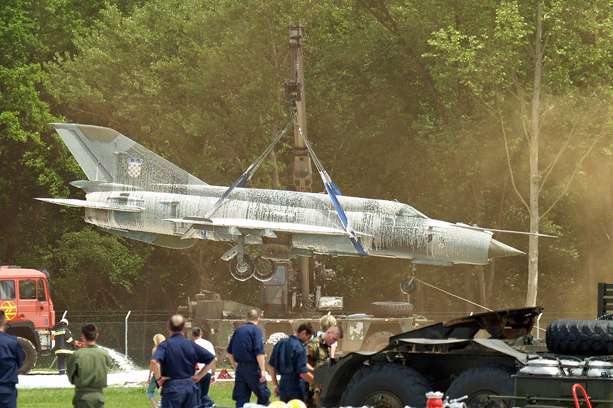 Украйна пробутала на Хърватия фалшиви изтребители МиГ-21