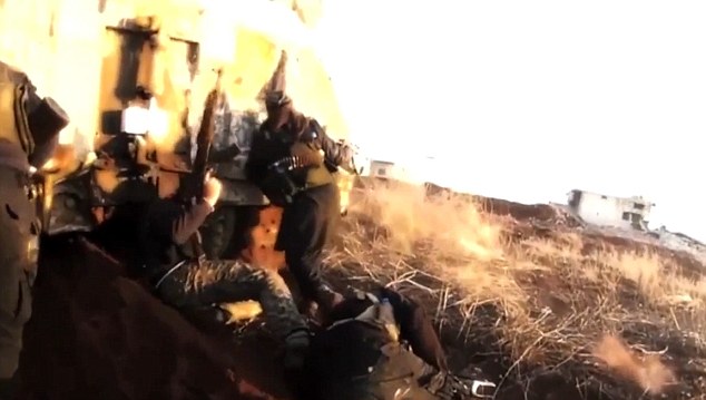 Терорист от &quot;Ислямска държава&quot; засне собствената си смърт (СНИМКИ/ВИДЕО)