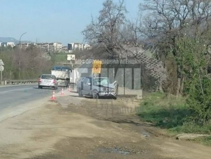 65-годишен мъж е загинал в касапницата на пътя Карлово-Сопот (СНИМКИ)