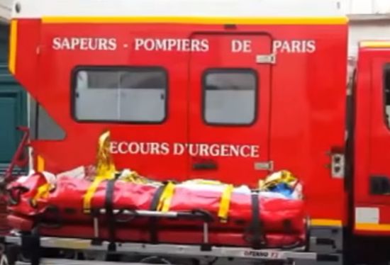 Петима са пострадали при мощната експлозия в центъра на Париж (ВИДЕО)