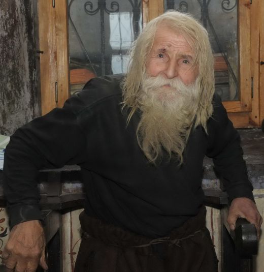 Скриха дядо Добри в манастир