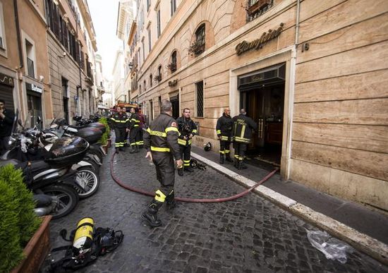 Мощен взрив избухна в кафене в сърцето на Рим, има загинал (ВИДЕО)