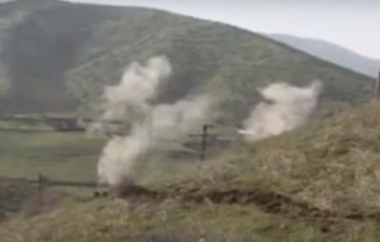 Азербайджан обстрелвал град Мартакерт в Нагорни Карабах с установки „Град“