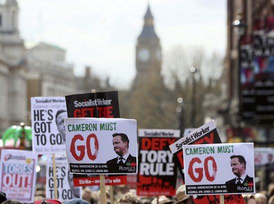 Хиляди британци поискаха оставката на Камерън заради панамския скандал (СНИМКИ/ВИДЕО)