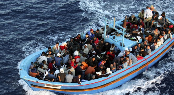 Спасиха над 1800 мигранти край Сицилия