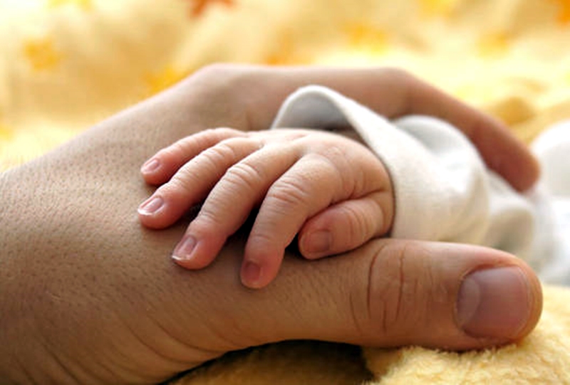 Бебе със сифилис се роди в Елена