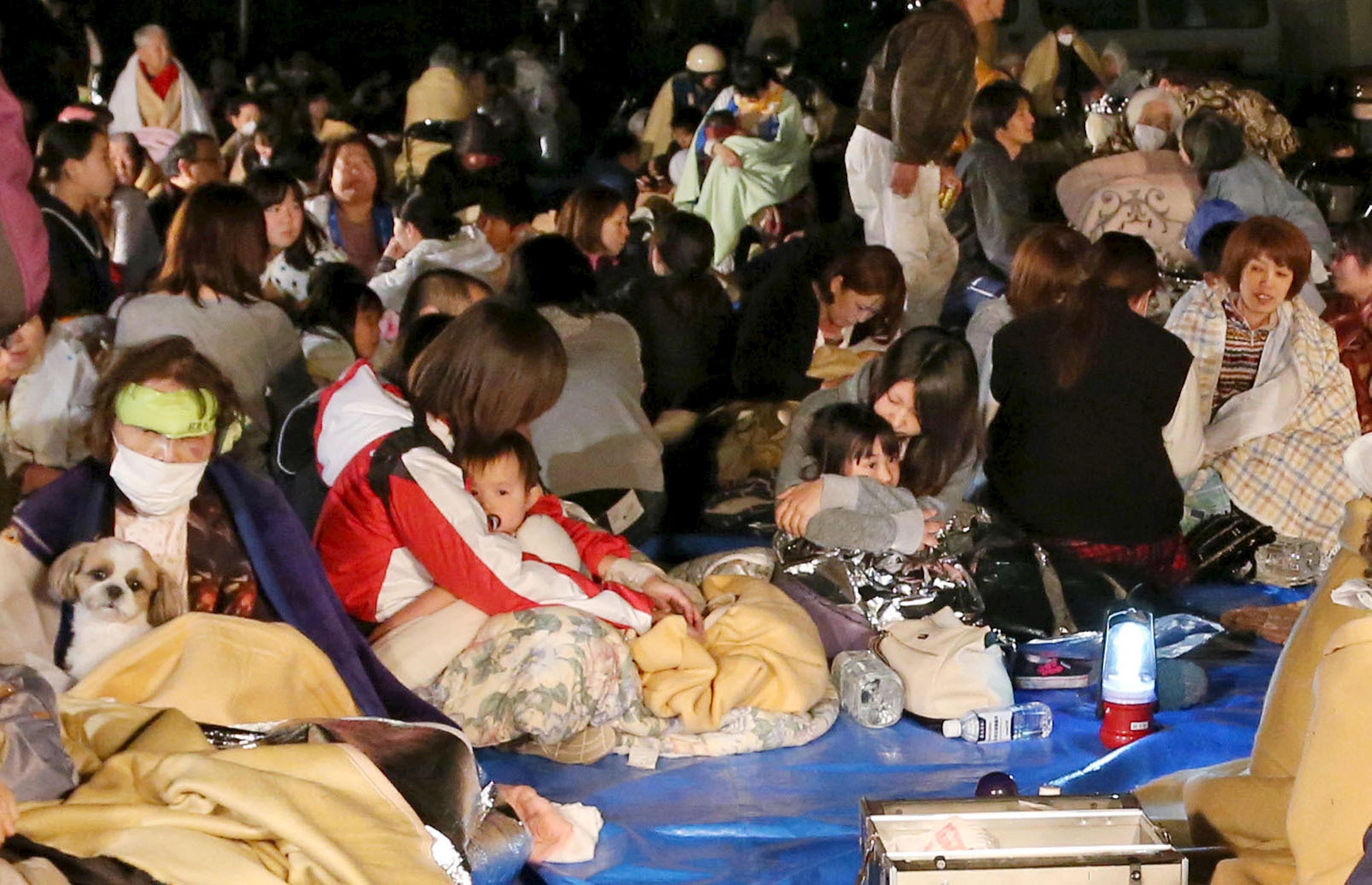 Зверски земетресения разлюляха Япония, има жертви и много ранени (СНИМКИ/ВИДЕО)