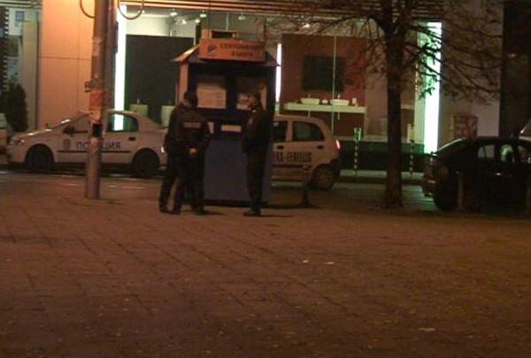 Първо в БЛИЦ: Сигнал за бомба разпръсна травестити в София! 