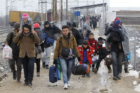 Трафикантите отвориха нов мигрантски маршрут през Алпите