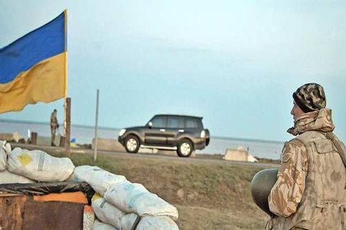 Украйна приведе в бойна готовност войските си по границата с Крим  