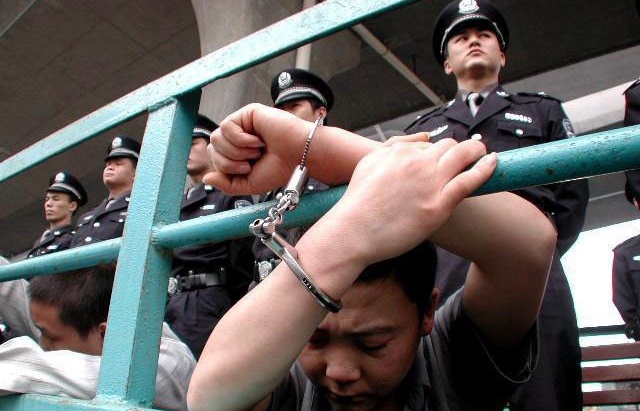В Китай не се шегуват: Ако откраднеш над 463 000 долара -смърт