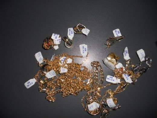 Иззеха 387 антични накита от имотите на двама мъже от село Гиген