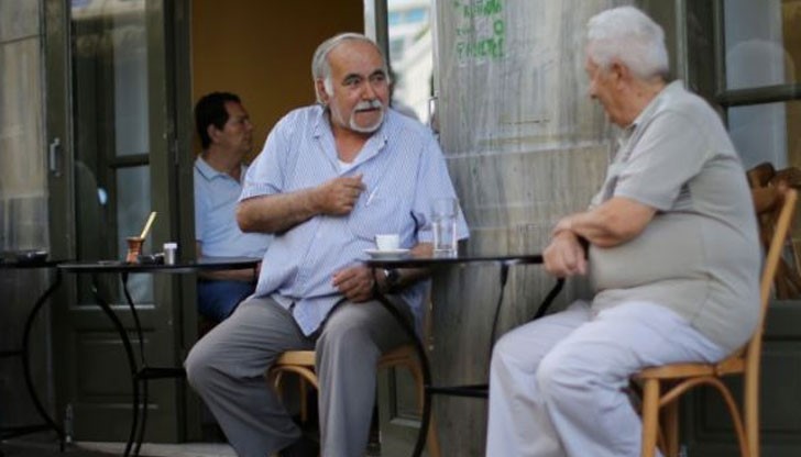 Пенсията в Гърция става 384 евро
