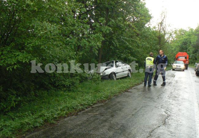 Тежка катастрофа край връх Околчица, има ранени, шофьор избяга и се скри (СНИМКИ)