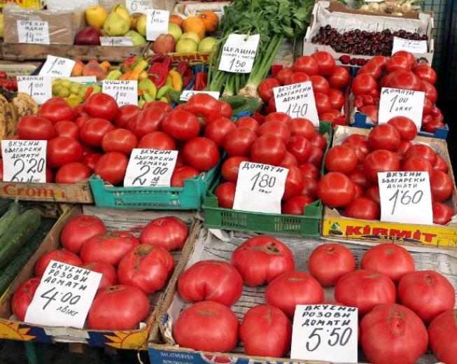 Пуснаха Великденски домати на солени цени 