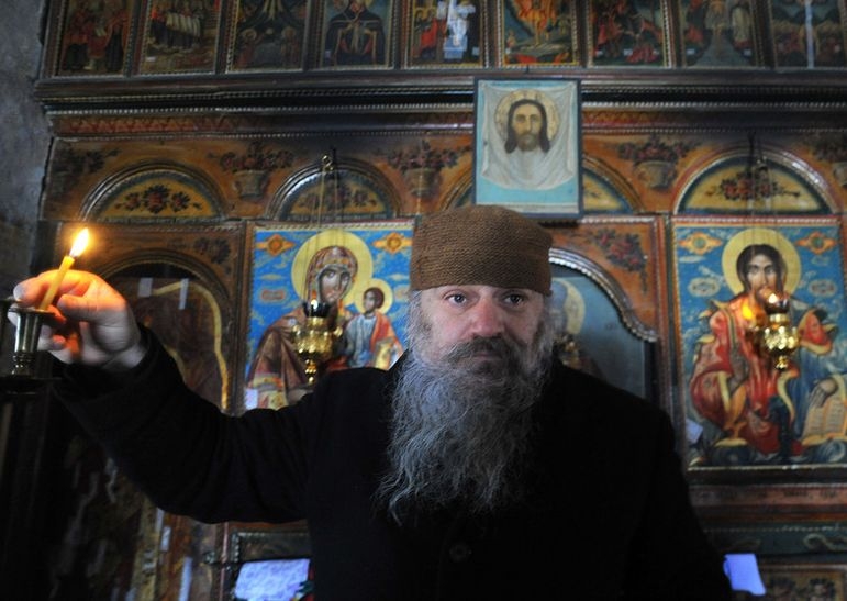 Първо в "ШОУ": Игуменът на Гигинския манастир изгонен за безобразия и злоупотреби