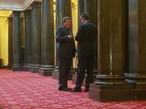 Само в БЛИЦ! Назрява скандал в парламента! Първанов се среща тайно с депутати от БСП, кроят заговор срещу Борисов!