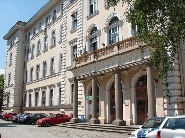 Медицинският университет в София вдигна заплатите с 200%
