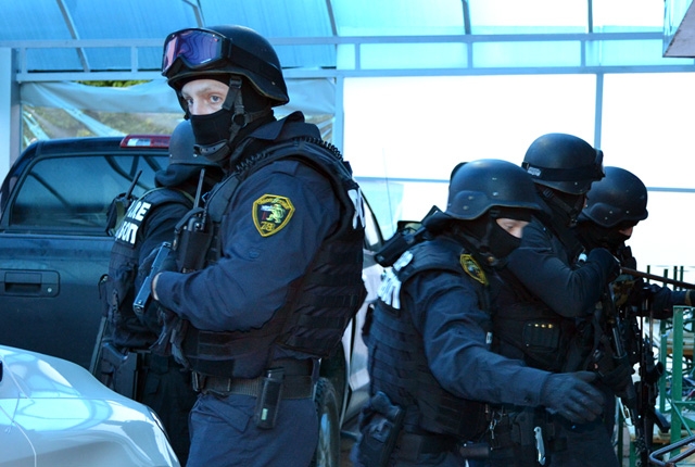 Зрелищните арести в Галиче подпалиха социалните мрежи (ОБЗОР)