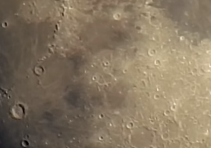 Докоснете Луната! Пловдивски фотограф направи спиращо дъха ВИДЕО