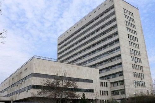 Трагедия в Русе! Мъж се хвърли от четвъртия етаж на болницата