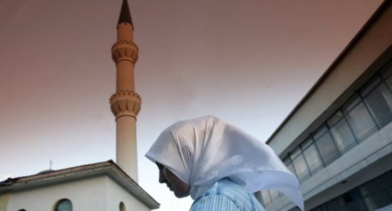 Най-малко 15 души са загиналите при срутването на джамия в Сомалия
