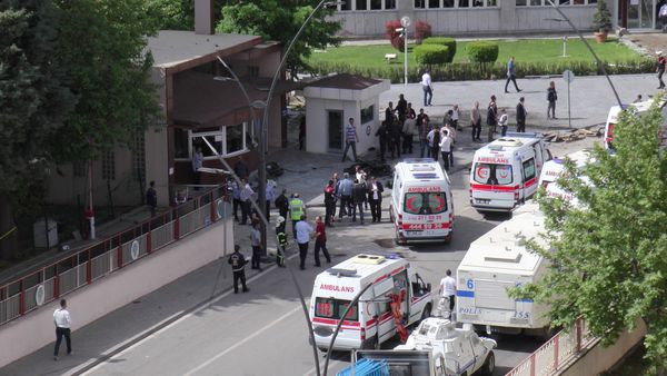 Първи кадри от кървавия атентат в Турция (СНИМКИ/ВИДЕО)