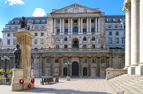 Банката на Англия вече се готви за излизането на страната от ЕС, паундът се срива