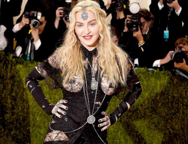 Мадона си забрави сутиена на най-голямото модно събитие в света (СНИМКИ)