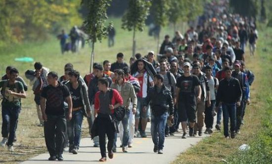 Въпреки забраната! Трафикът на мигранти по т.нар. балкански маршрут процъфтява