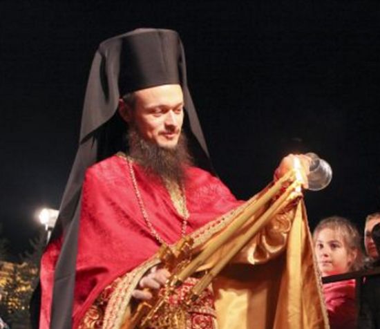 Архимандрит Дионисий остава без расо заради зарята на Великден