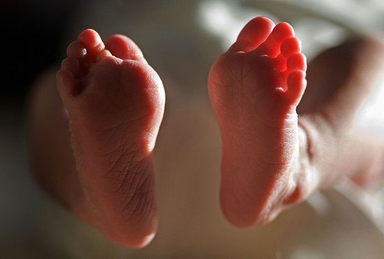 Шок! Бебе с 31 пръста се роди в Китай (СНИМКА)
