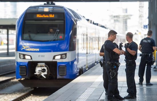 Един човек е починал след атаката на ислямист в Мюнхен