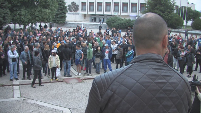 Какво се случи на осмата поредна вечер на протест в Раднево