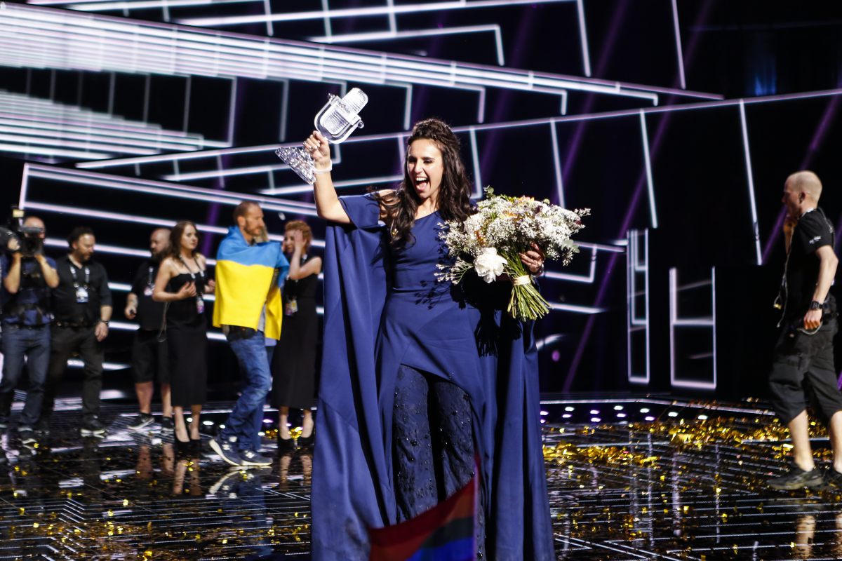 Победителката в „Евровизия”: Пожелавам на целия свят - мир и любов 