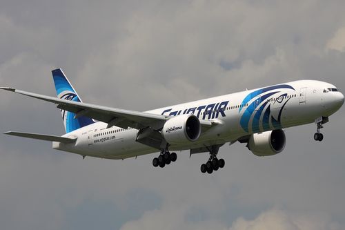 Самолетът на EgyptAir е изчезнал в небето над Гърция   