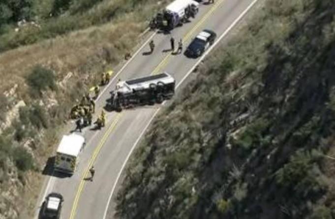 Трагедия в Калифорния, автобус се преобърна, 26 жертви пострадаха