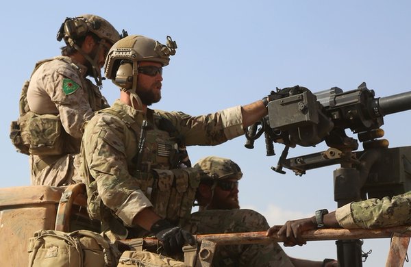 Морски пехотинци на САЩ помагат на кюрдите за настъплението към „столицата” Рака 