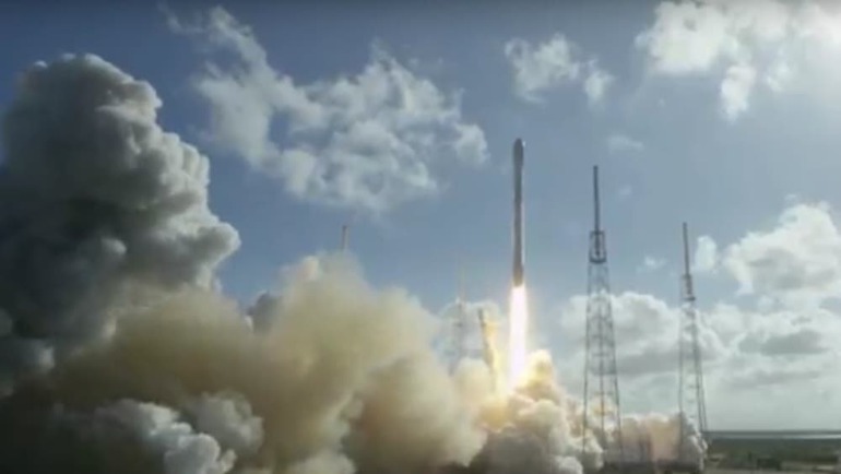Трето по ред успешно кацане за SpaceX (ВИДЕО)