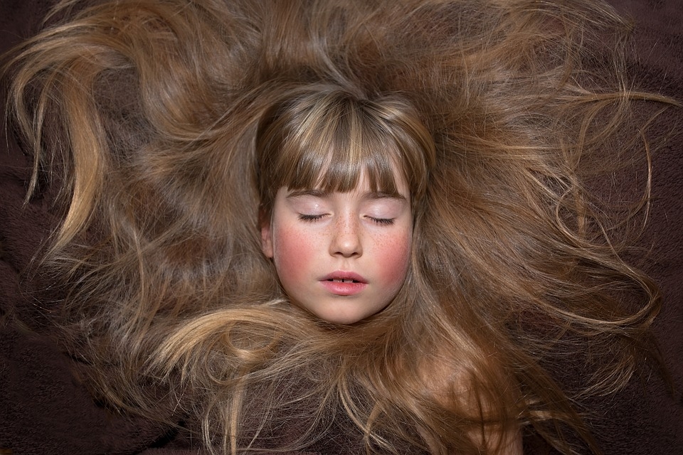 Женски тайни: 8 съвета как да се събуждате всяка сутрин с прекрасна коса 