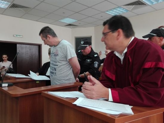 Окончателно! Пловдивското ченге, обвинено за убийството на родителите си, остава в ареста